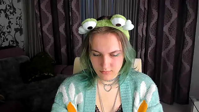 MelaniSep online show from December 5, 2024, 2:22 pm