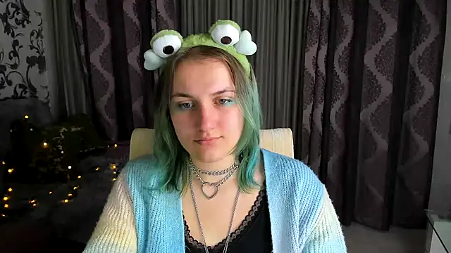 MelaniSep online show from December 7, 2024, 3:19 pm