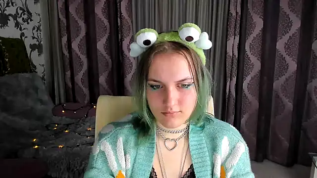 MelaniSep online show from December 10, 2024, 2:17 pm