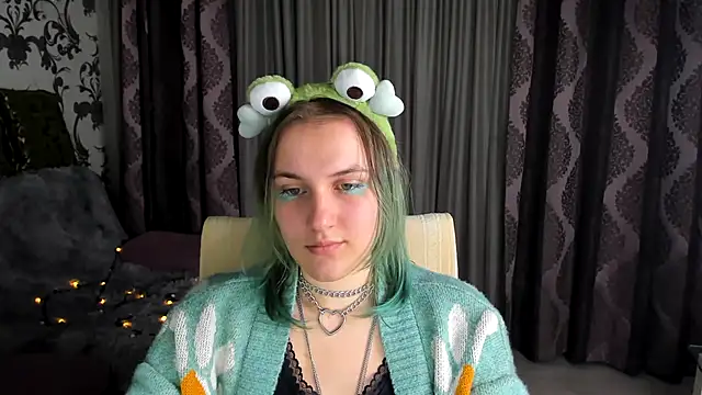 MelaniSep online show from December 21, 2024, 3:31 pm