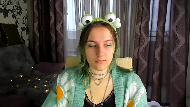 MelaniSep online show from December 25, 2024, 8:51 am