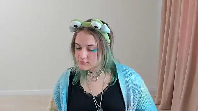 MelaniSep online show from February 13, 2025, 12:32 pm