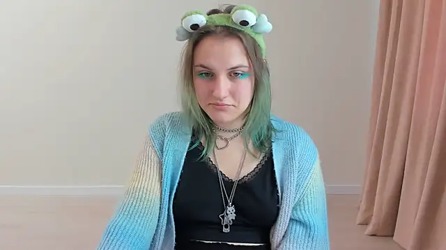 MelaniSep online show from February 19, 2025, 12:22 pm