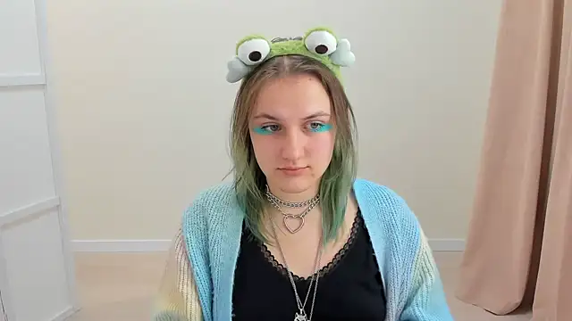 MelaniSep online show from February 26, 2025, 4:14 pm