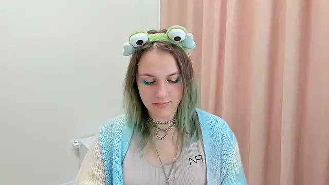 MelaniSep online show from March 12, 2025, 1:51 pm