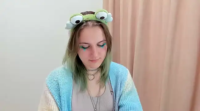 MelaniSep online show from March 22, 2025, 2:03 pm