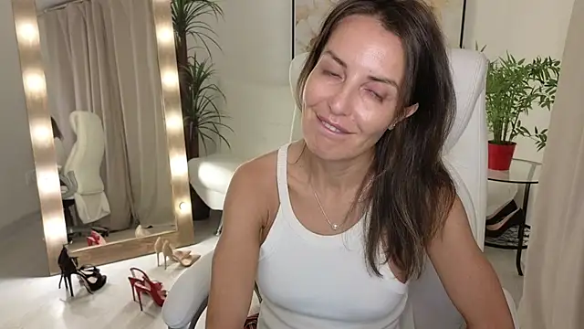 Beylly online show from February 8, 2025, 1:43 am