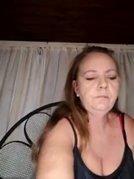 Kimmyb777 online show from April 18, 2026, 4:33 pm