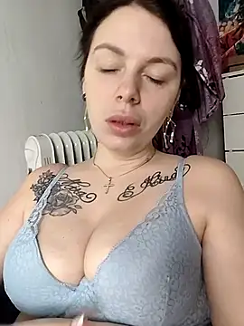 Lola Hale online show from February 15, 2025, 6:01 pm