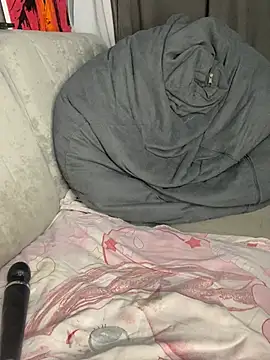 Lola Hale online show from March 29, 2026, 6:08 pm