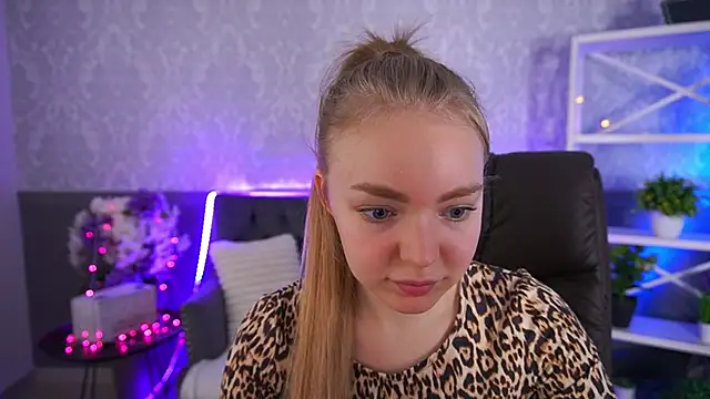 EmilySunshineS online show from November 15, 2025, 2:46 pm