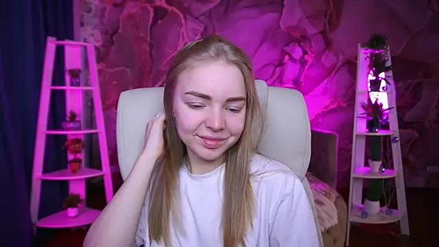 EmilySunshineS online show from March 13, 2026, 7:37 am