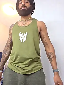 FragrantWind5 online show from October 19, 2025, 9:04 pm