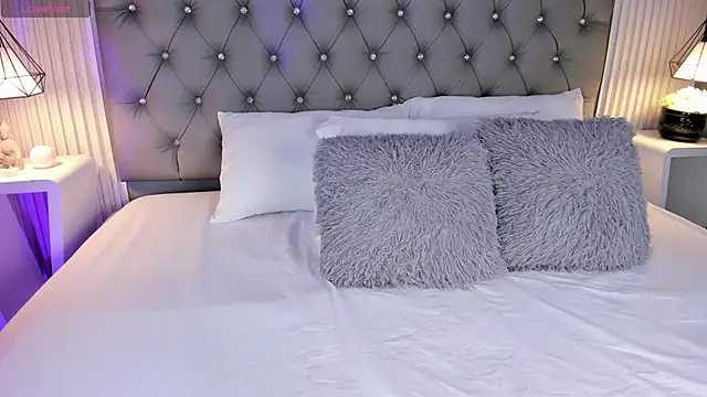 VioletthaRous online show from March 5, 2026, 10:39 pm