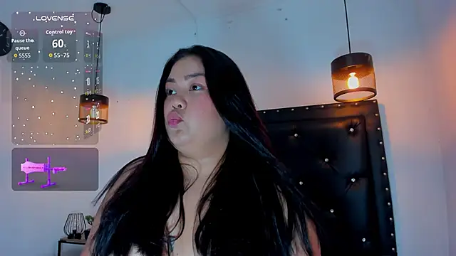 victoriajk online show from April 5, 2026, 7:44 pm