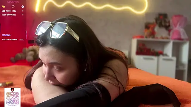 UdeleBarns online show from October 22, 2025, 6:02 am