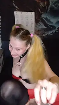 Snapshot of Sweet-SpicyOff chatting on October 31, 2025, 10:11 pm Sweet-SpicyOff online show from October 31, 2025, 10:11 pm