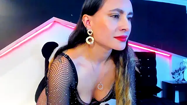 Coral Gibson online show from February 17, 2025, 3:53 pm