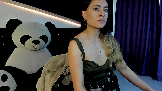 Coral Gibson online show from February 26, 2025, 12:25 pm