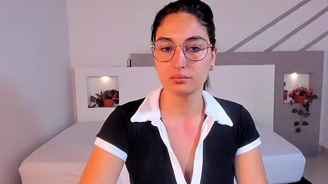 ScarlettWet9 online show from November 3, 2025, 11:33 am