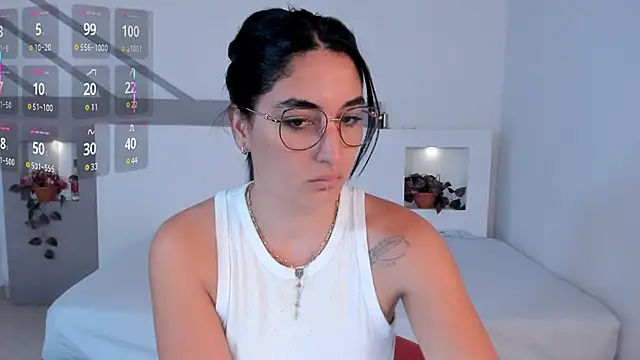 ScarlettWet9 online show from November 19, 2025, 11:10 am