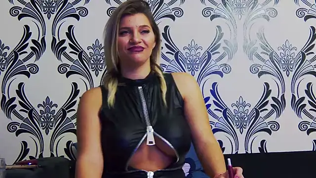 Lorehottie online show from March 15, 2025, 12:24 pm