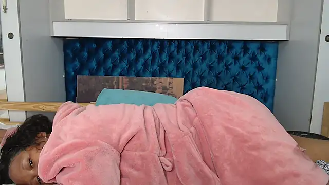 Zeeyonce696 online show from December 2, 2024, 9:39 pm