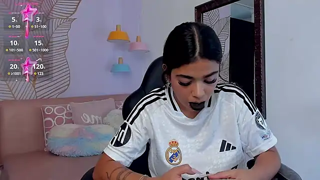 GiaFu online show from January 22, 2025, 5:49 pm