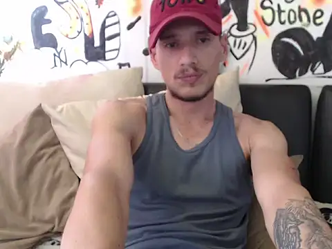 Snapshot of roystonee01 chatting on September 25, 2025, 5:16 pm roystonee01 online show from September 25, 2025, 5:16 pm