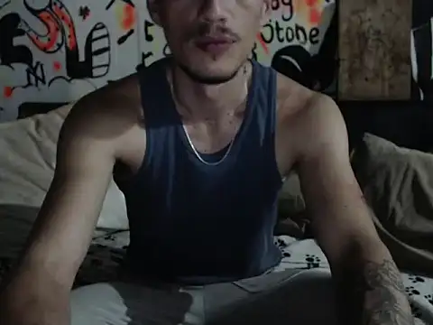 Snapshot of roystonee01 chatting on September 28, 2025, 9:58 am roystonee01 online show from September 28, 2025, 9:58 am