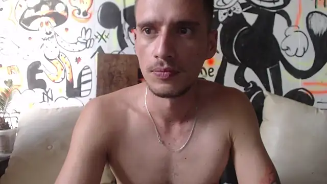 Snapshot of roystonee01 chatting on November 9, 2025, 11:19 am roystonee01 online show from November 9, 2025, 11:19 am