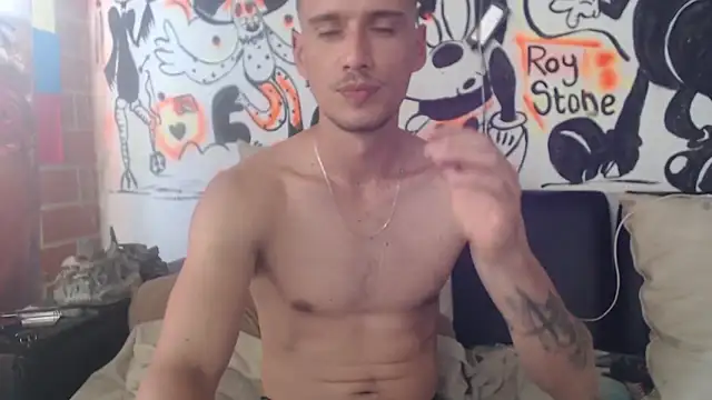 Snapshot of roystonee01 chatting on November 29, 2025, 9:29 pm roystonee01 online show from November 29, 2025, 9:29 pm