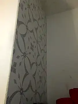 Carolinen online show from October 9, 2025, 1:36 am