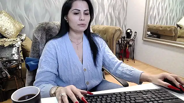 Snapshot of Sara_Poison chatting on October 16, 2025, 2:23 am Sara Poison online show from October 16, 2025, 2:23 am