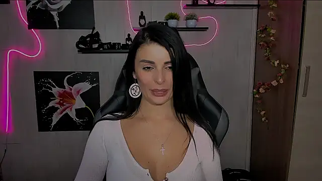 KayWuds online show from December 8, 2024, 4:50 pm