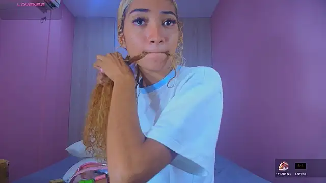 Charlotte Love10 online show from October 19, 2025, 11:44 am