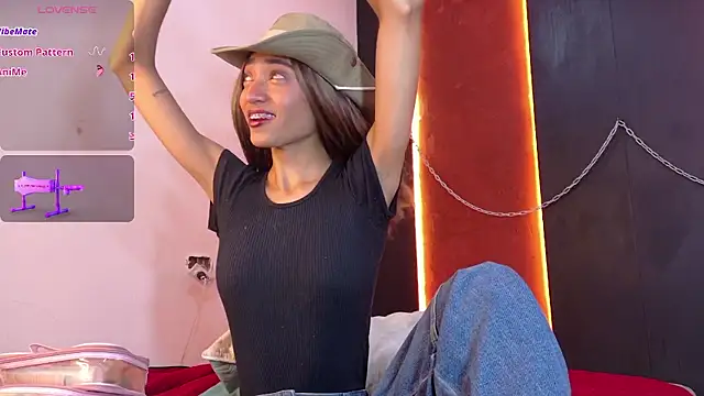 Snapshot of Charlotte_Love10 chatting on January 18, 2026, 12:20 pm Charlotte Love10 online show from January 18, 2026, 12:20 pm