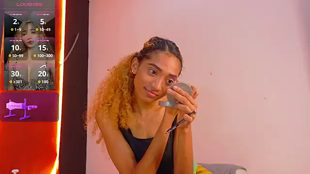 Snapshot of Charlotte_Love10 chatting on February 20, 2026, 1:33 pm Charlotte Love10 online show from February 20, 2026, 1:33 pm