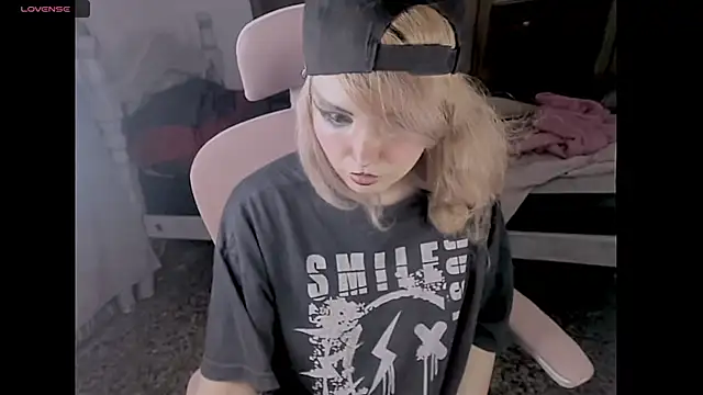 Snapshot of madokapruriens chatting on September 20, 2025, 8:26 am madokapruriens online show from September 20, 2025, 8:26 am