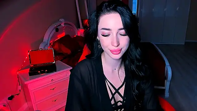 Snapshot of lovely_desire chatting on December 2, 2024, 10:18 am lovely desire online show from December 2, 2024, 10:18 am