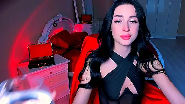 Snapshot of lovely_desire chatting on December 7, 2024, 10:12 am lovely desire online show from December 7, 2024, 10:12 am