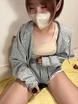 Snapshot of -x_MIU_x chatting on October 22, 2025, 9:31 am -x MIU x online show from October 22, 2025, 9:31 am