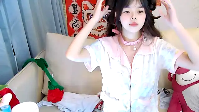 mango-a online show from February 1, 2025, 3:18 pm