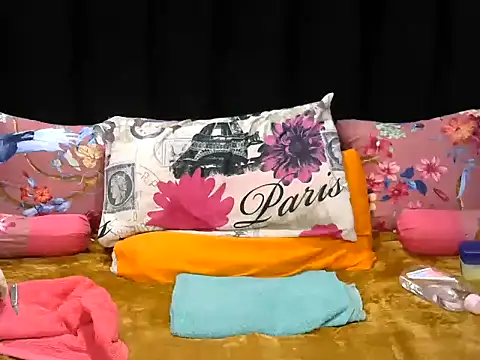 Pearl 00 online show from June 8, 2026, 7:03 pm