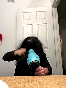 AlyssiaAmoreXO online show from November 5, 2025, 3:34 pm