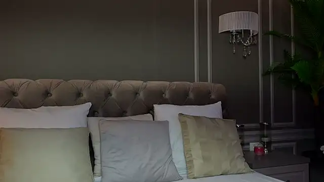 AnnieStylesx online show from October 9, 2025, 3:04 am