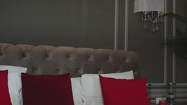 AnnieStylesx online show from November 14, 2025, 5:39 am