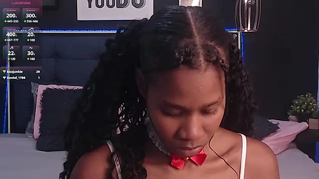 Snapshot of Brown_Pearl chatting on December 10, 2024, 11:51 pm Brown Pearl online show from December 10, 2024, 11:51 pm