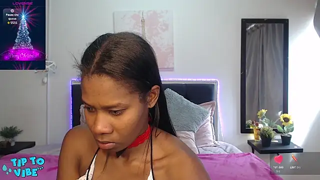 Snapshot of Brown_Pearl chatting on December 22, 2024, 6:59 pm Brown Pearl online show from December 22, 2024, 6:59 pm