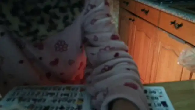 VeneRed online show from October 10, 2025, 4:11 am